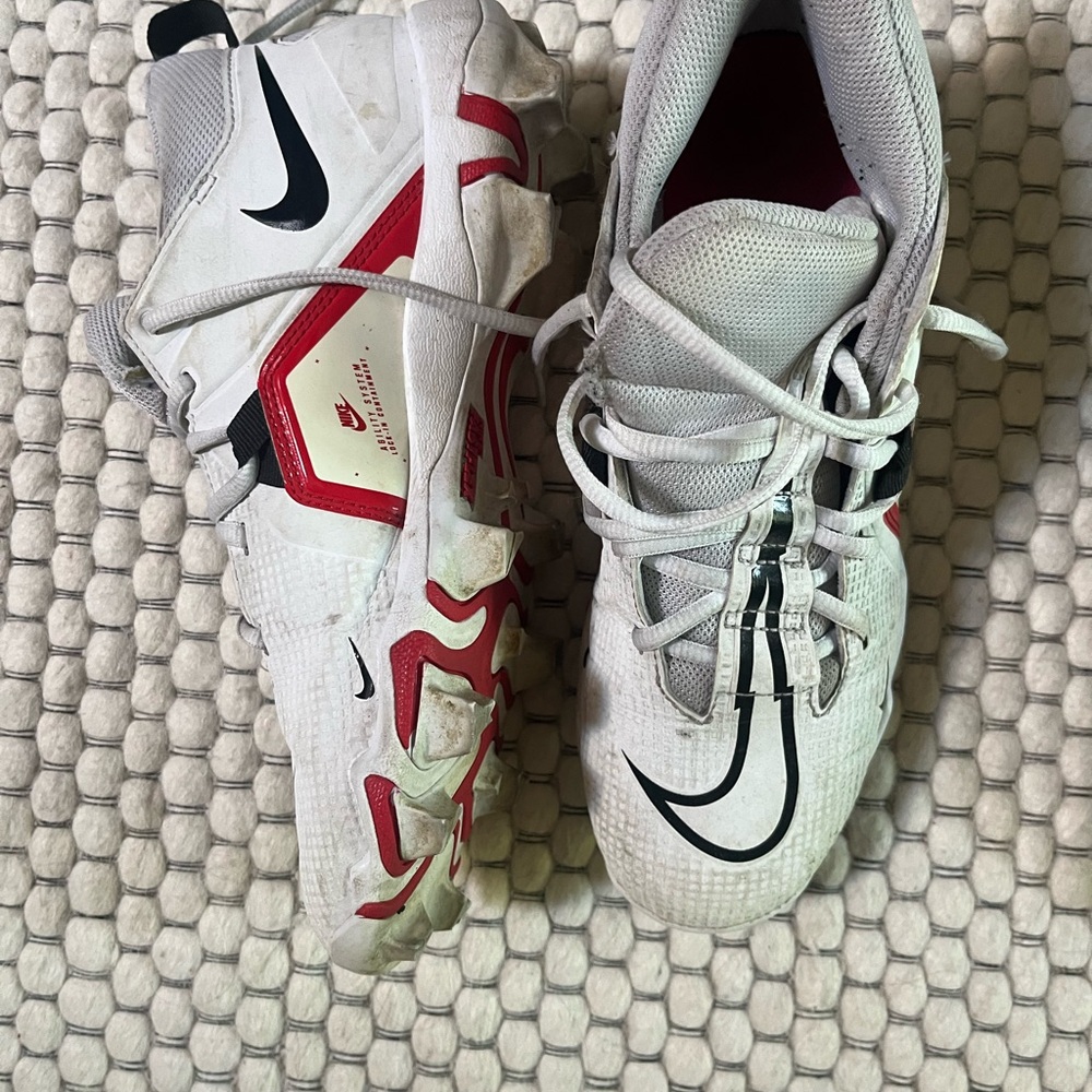 Nike White and Red Sports Sneakers